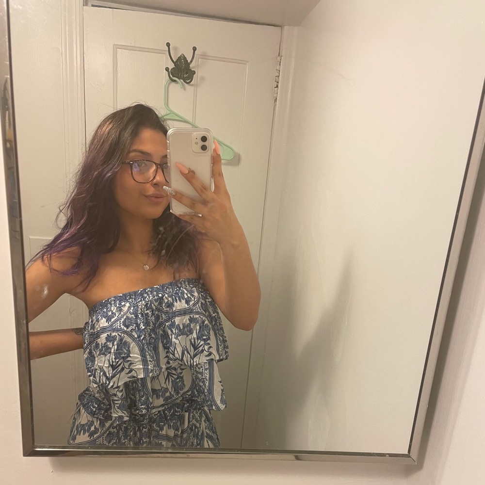 Meet your Posher, Alexandra.